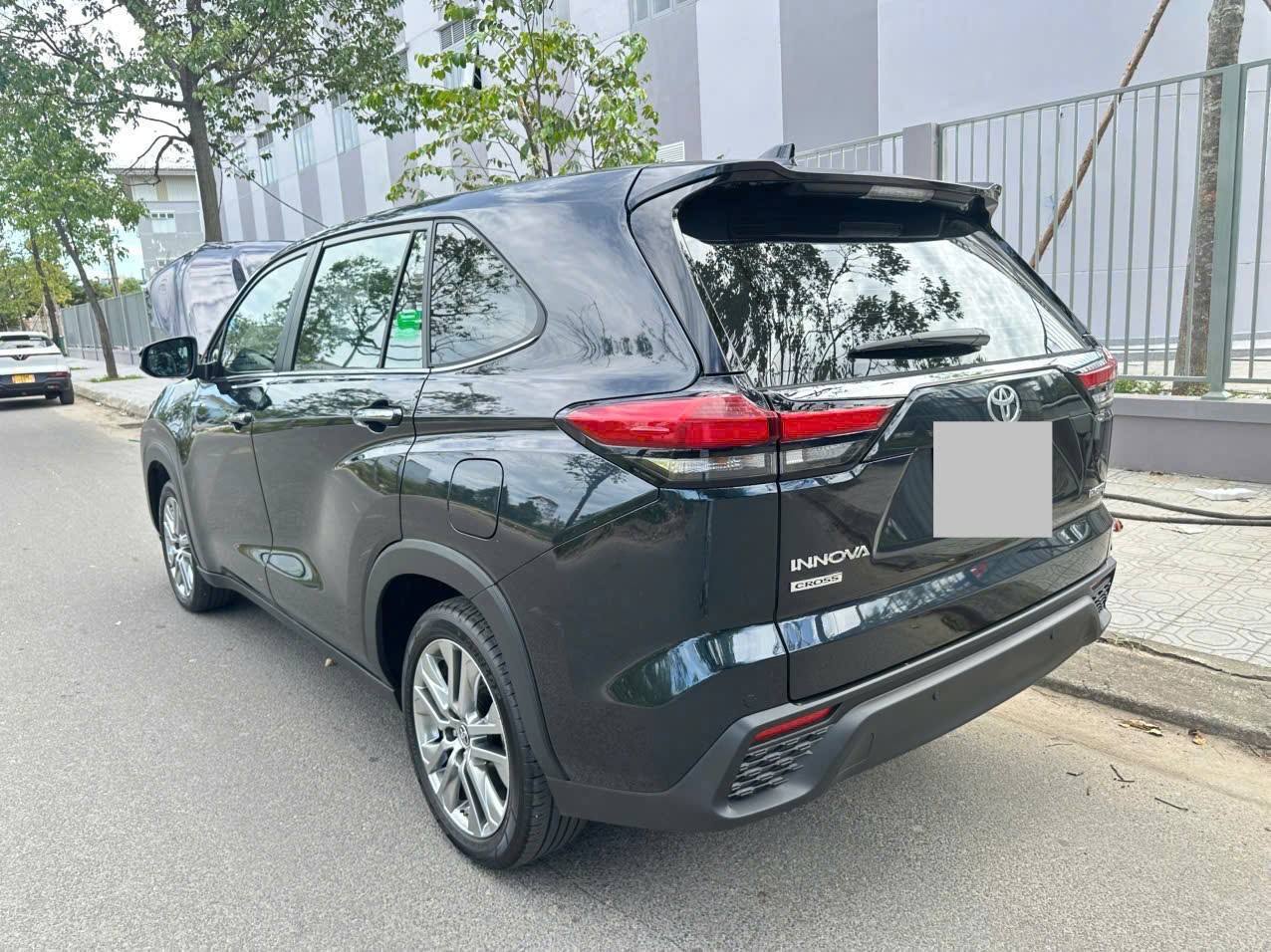 TOYOTA INOVA 2.0V 2024