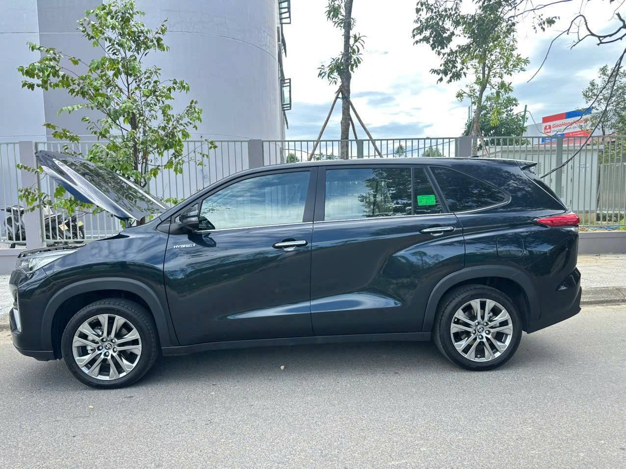 TOYOTA INOVA 2.0V 2024